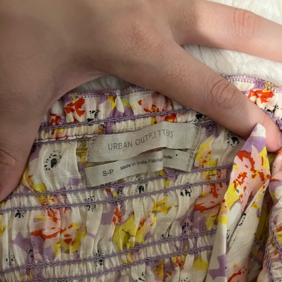 Urban Outfitters Puffy Sleeve Top - Picture 3 of 3